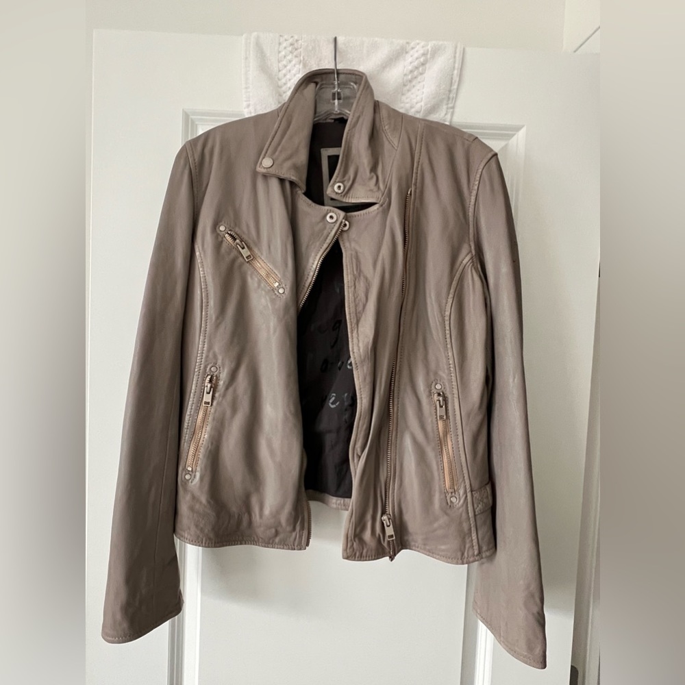 Mauritius women’s leather jacket